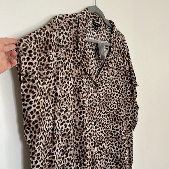 NWT Torrid Leopard Challis Tie Front Blouse - Picture 6 of 11